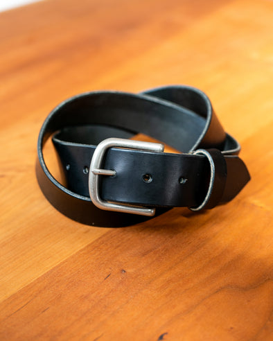 Journeyman Co. Leather Belt in Black
