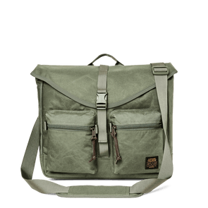Filson Surveyor Messanger Bag in Service Green