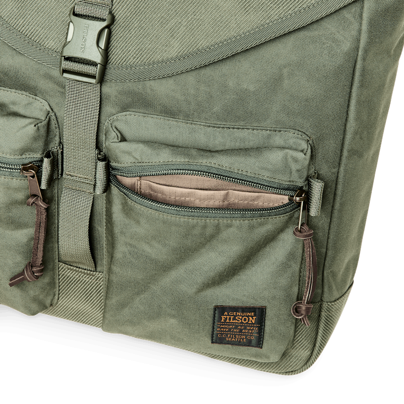 Filson Surveyor Messanger Bag in Service Green Filson Surveyor Messanger Bag in Service Green